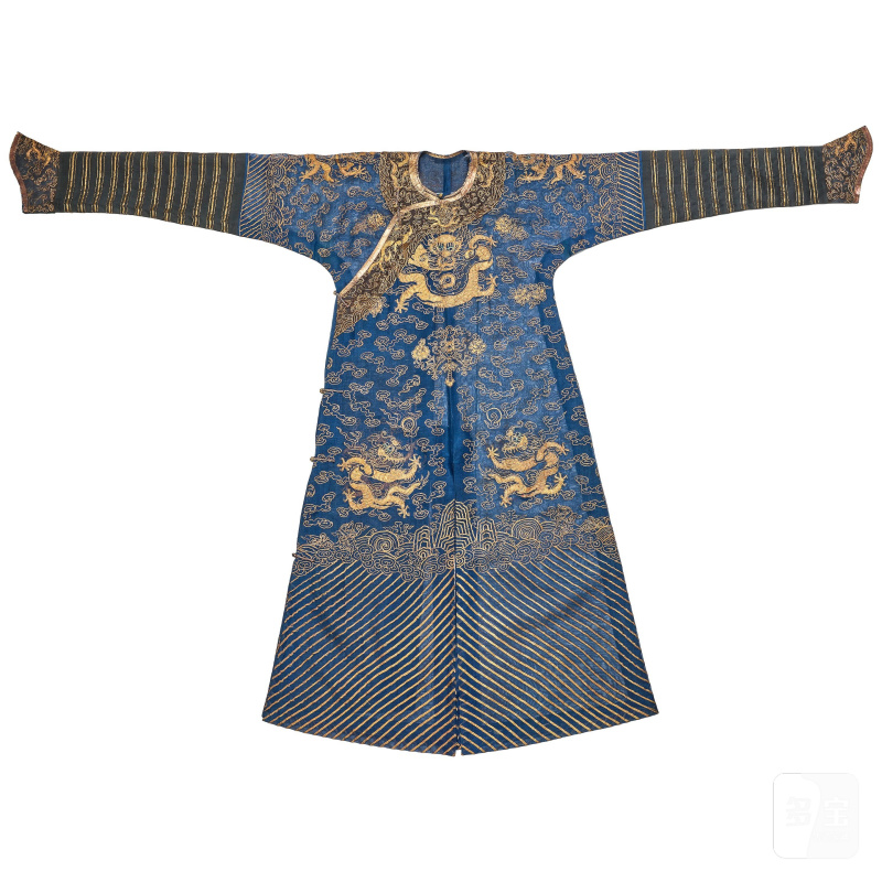 清晚期 藍地納紗龍紋吉服 | A BLUE-GROUND SUMMER GAUZE 'DRAGON' ROBE, JIFU - 图1